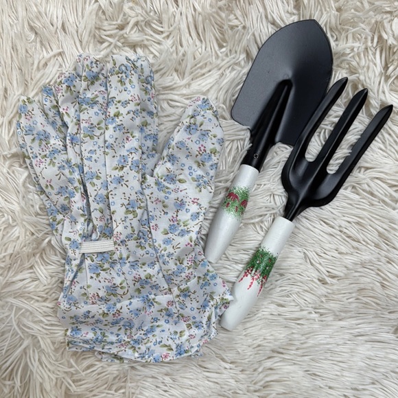 🎉HP🎉 Christmas Tree Shop Garden Tool Set with Floral Honey Bee Box 💗 - Picture 8 of 15